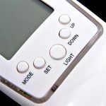 Dekorativni LCD digitalni koledar z modro osvetlitvijo