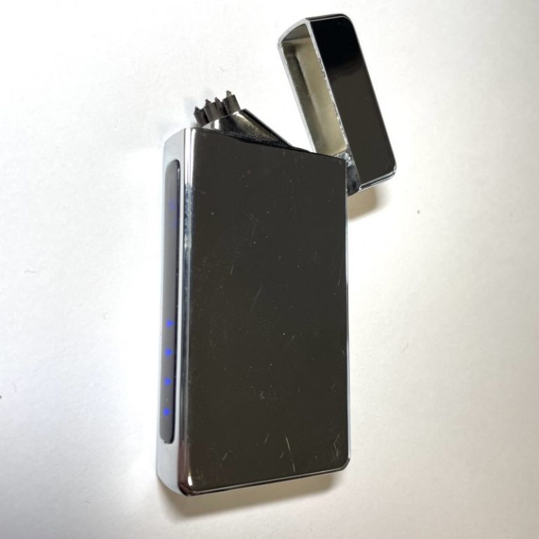 usb-vzigalnik-dark-knight-razstavni-eksponat-1 Električni vžigalnik Dark Knight - Silver - razstavni eksponat - slika 4